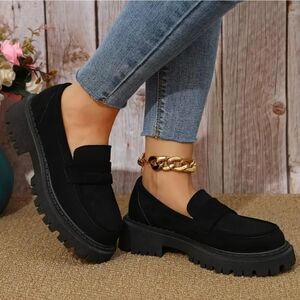 NWT Easy-Wear Chic Women's Slip-On Shoes Casual British Style, Comfortable